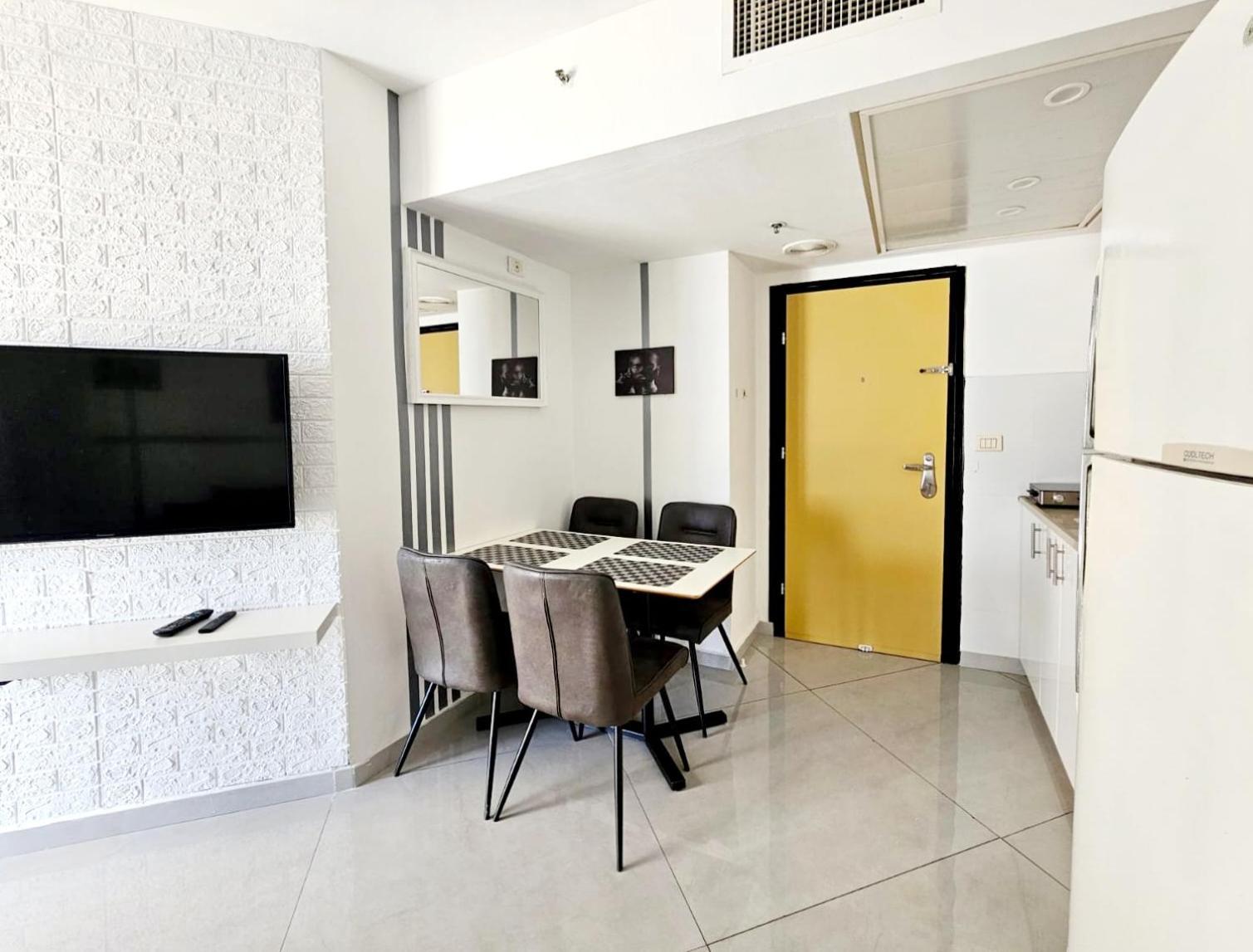 Go To Apartments In Leonardo Bat Yam Exterior photo