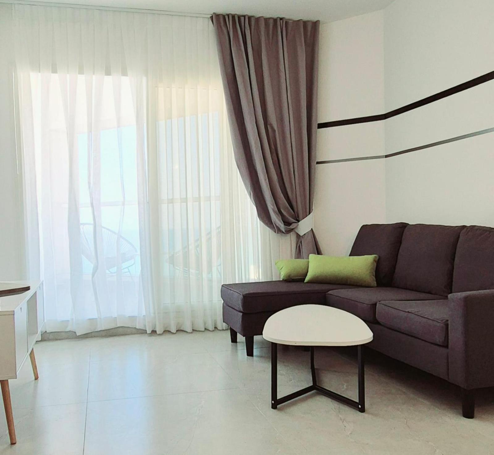 Go To Apartments In Leonardo Bat Yam Room photo