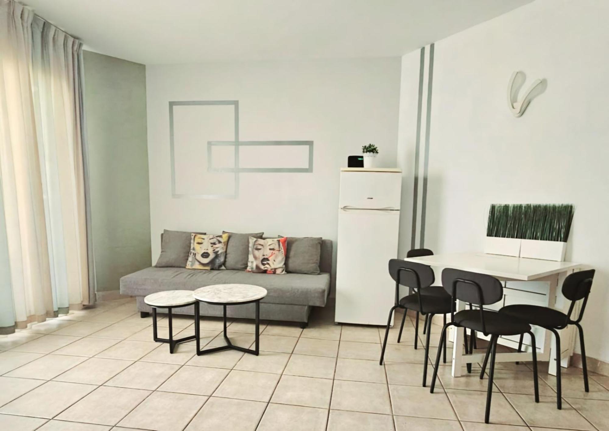 Go To Apartments In Leonardo Bat Yam Room photo